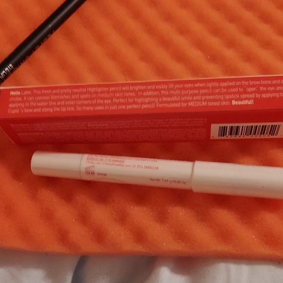 Highlighter & Eyeliner Lot - Picture 2 of 3